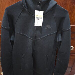 Womens Nike Tech jacket size small